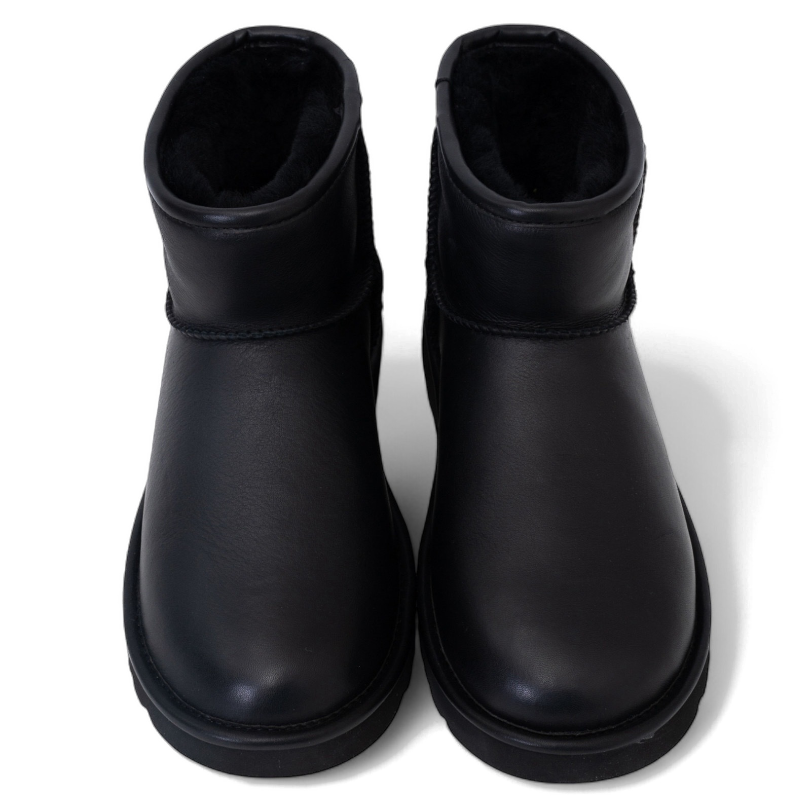 UGG Classic Mini Leather - Black — изображение 3